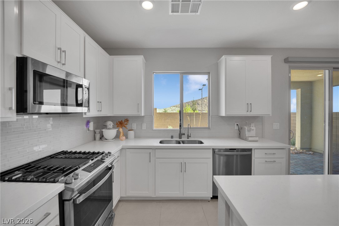 11572 Desert Hollow Avenue Property Photo 14