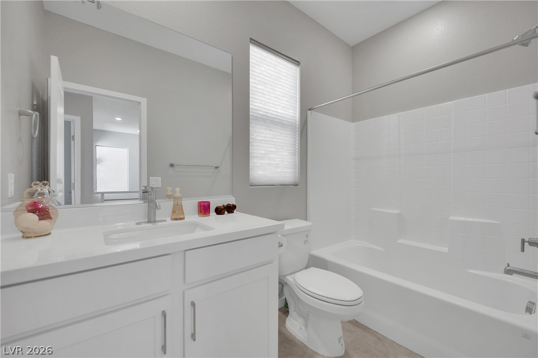 11572 Desert Hollow Avenue Property Photo 17