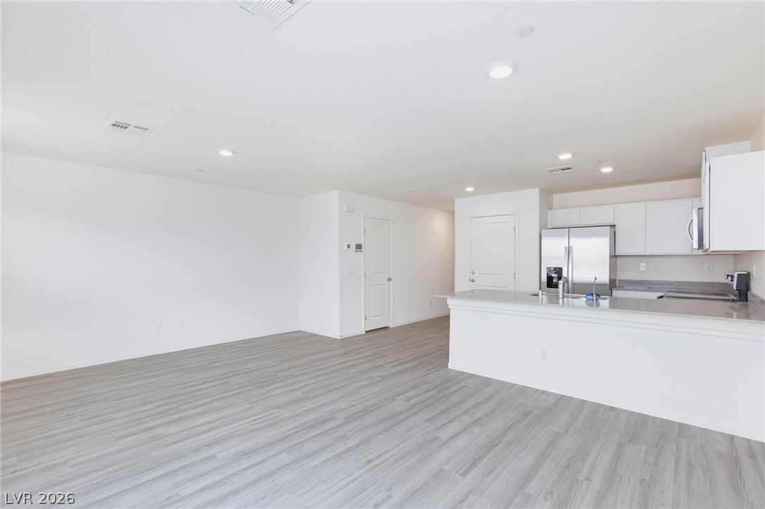 6061 Amaryllis Falls Street Property Photo 10