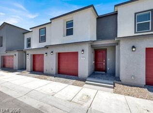 6061 Amaryllis Falls Street Property Photo 15