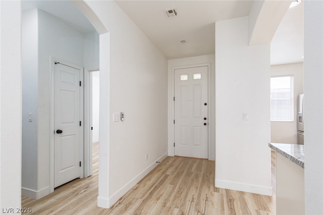 2414 Brockton Way Property Photo 4
