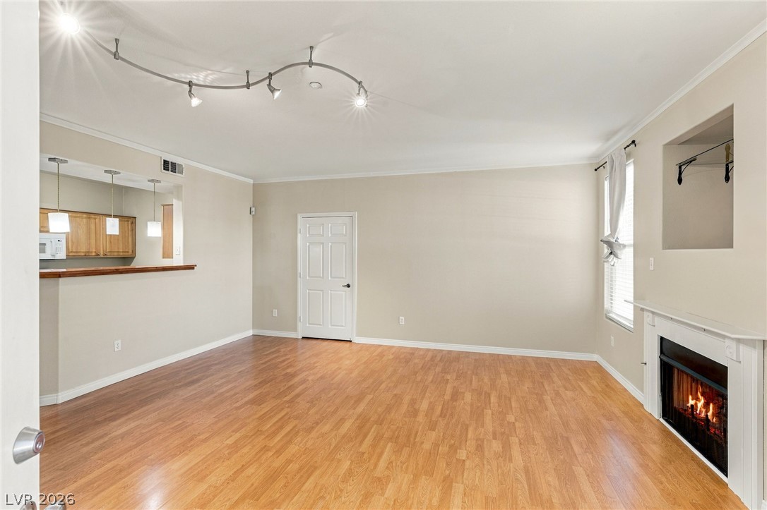 5855 Valley Drive 1080 Property Photo 5