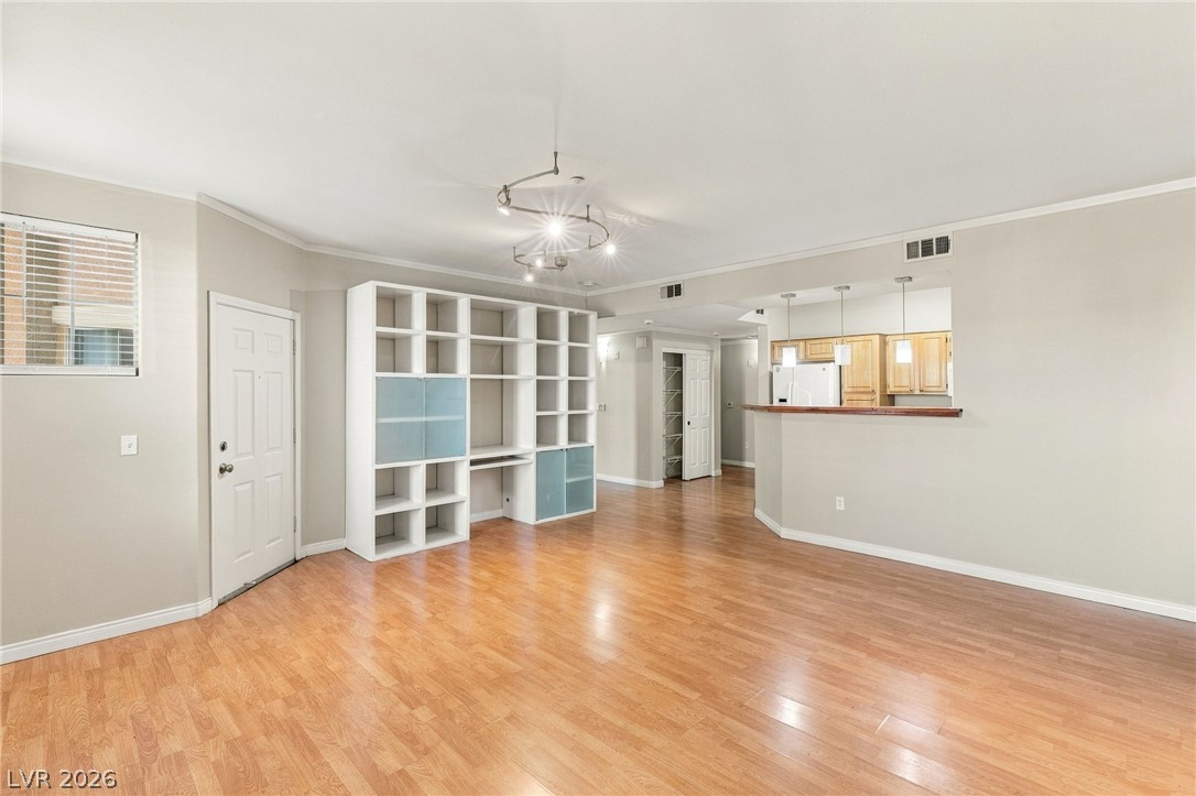5855 Valley Drive 1080 Property Photo 7