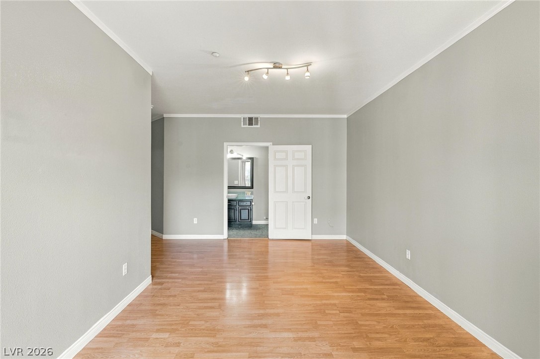 5855 Valley Drive 1080 Property Photo 17