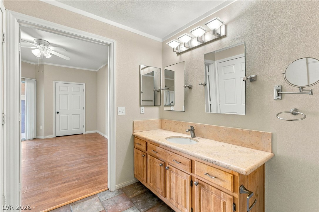 5855 Valley Drive 1080 Property Photo 27