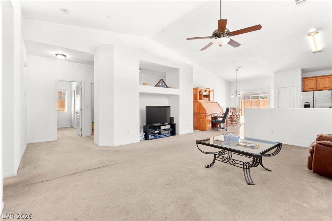 324 Sharp Edge Avenue Property Photo 8