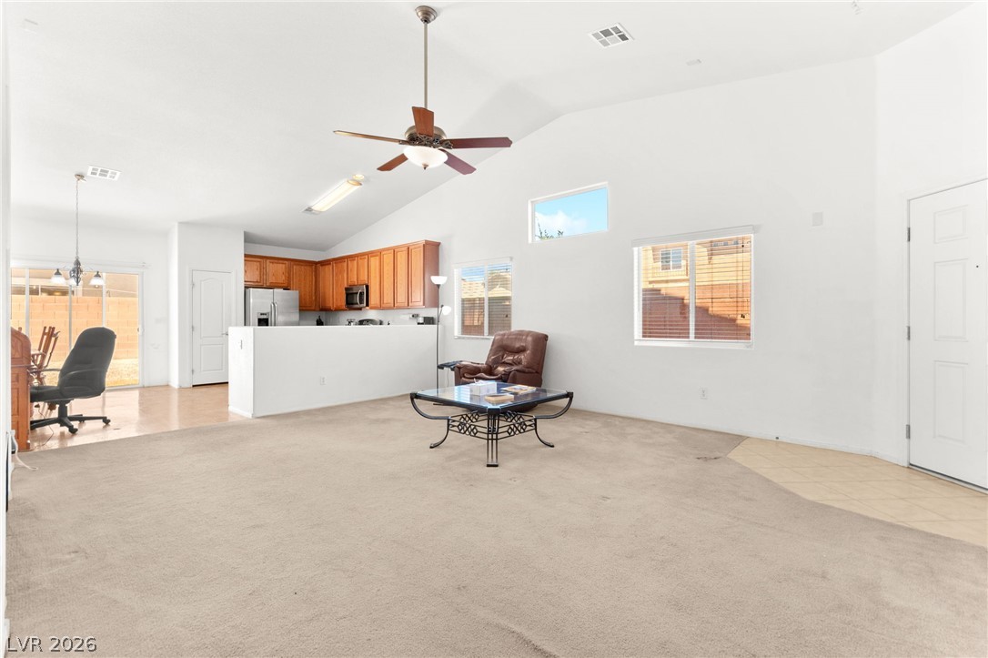 324 Sharp Edge Avenue Property Photo 9
