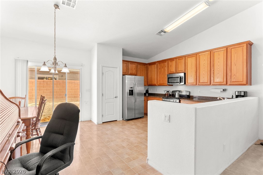 324 Sharp Edge Avenue Property Photo 12
