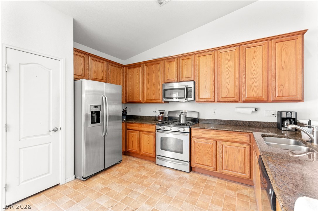 324 Sharp Edge Avenue Property Photo 13