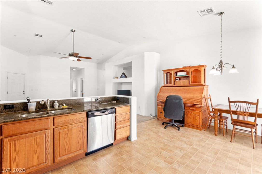 324 Sharp Edge Avenue Property Photo 15