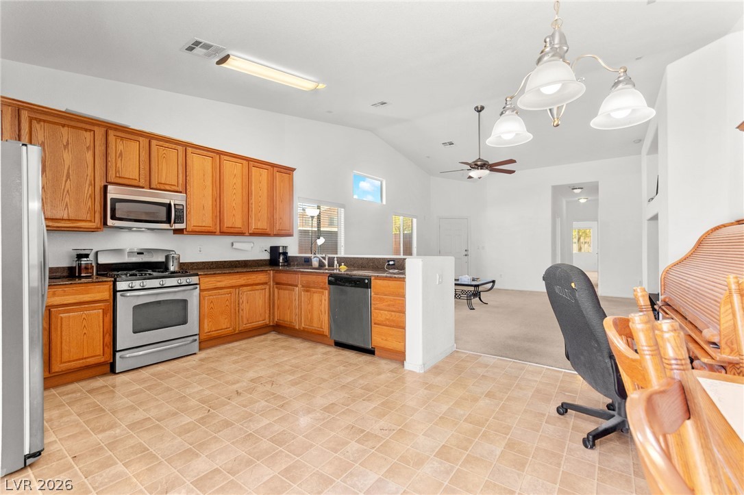 324 Sharp Edge Avenue Property Photo 18