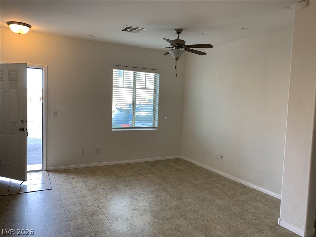 673 Emerald Idol Place Property Photo 5