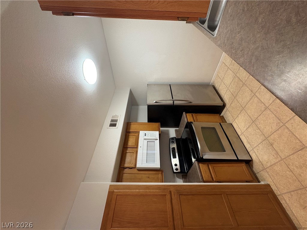 7255 West Sunset Road 2023 Property Photo 5