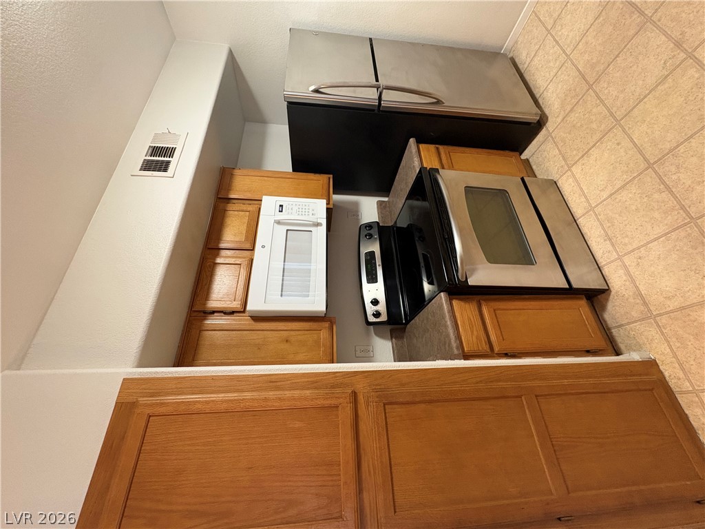 7255 West Sunset Road 2023 Property Photo 6