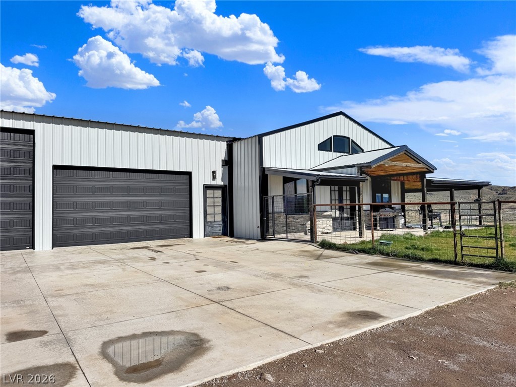 9393 North 93 Highway Property Photo 1