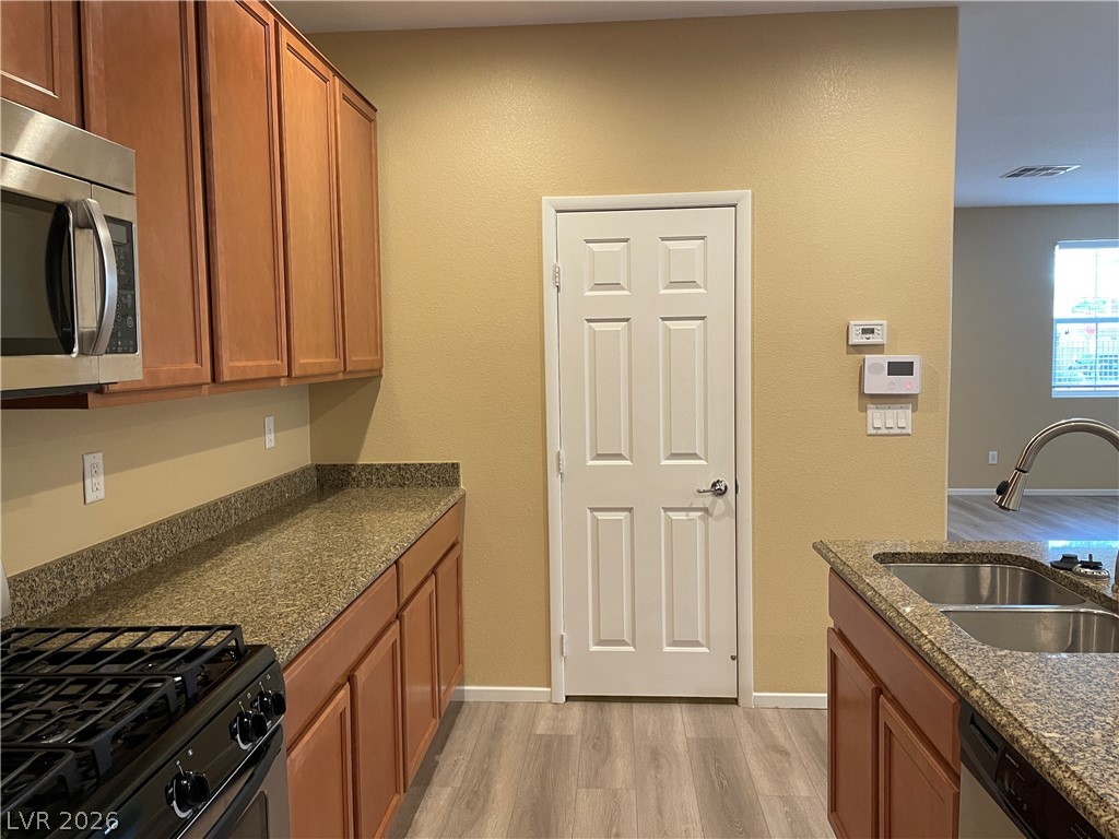 8620 Rowland Bluff Avenue Property Photo 14