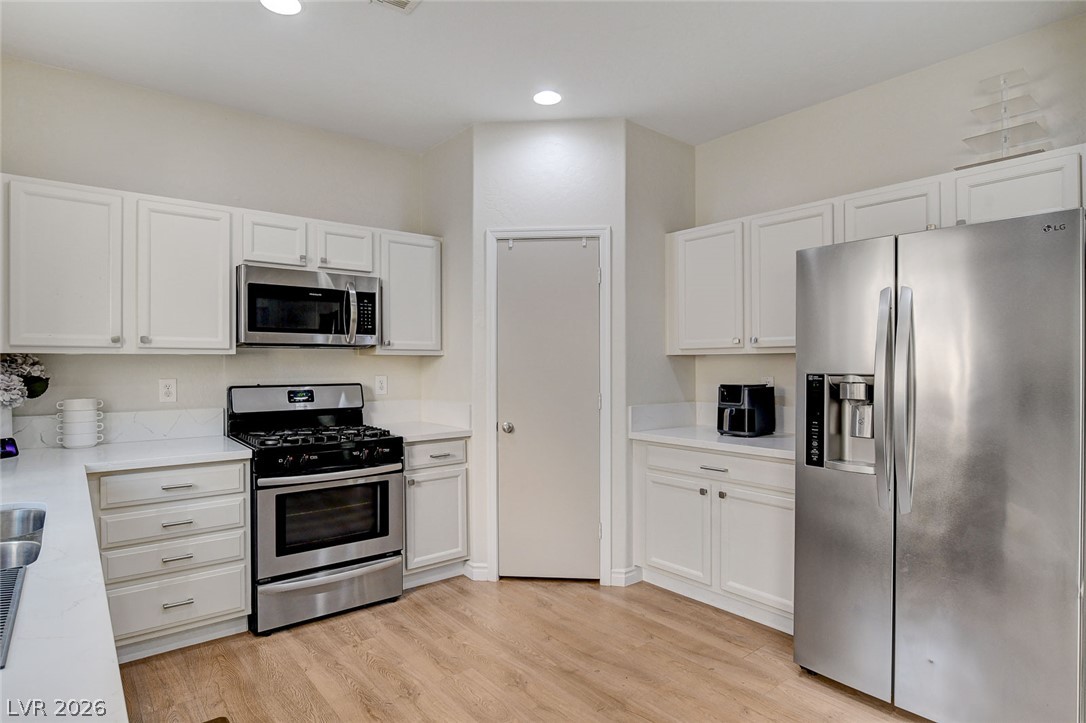 2672 Strichen Avenue Property Photo 16