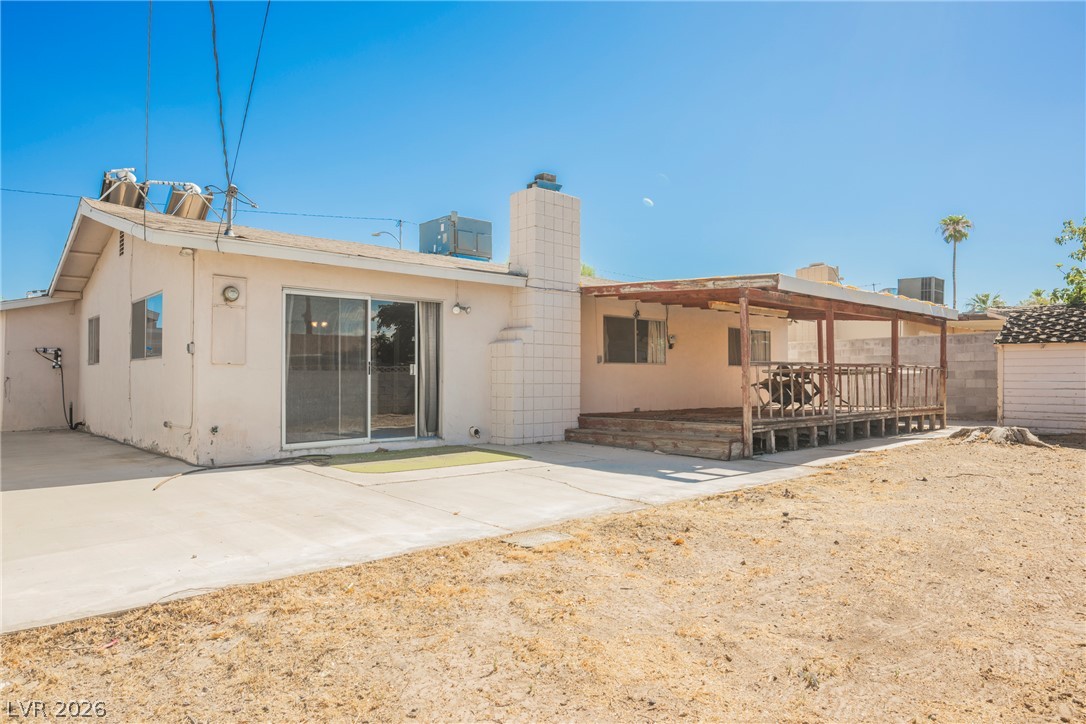 5820 Carmen Boulevard Property Photo 12