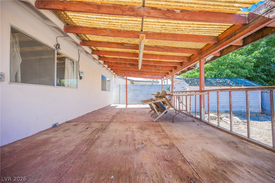 5820 Carmen Boulevard Property Photo 13
