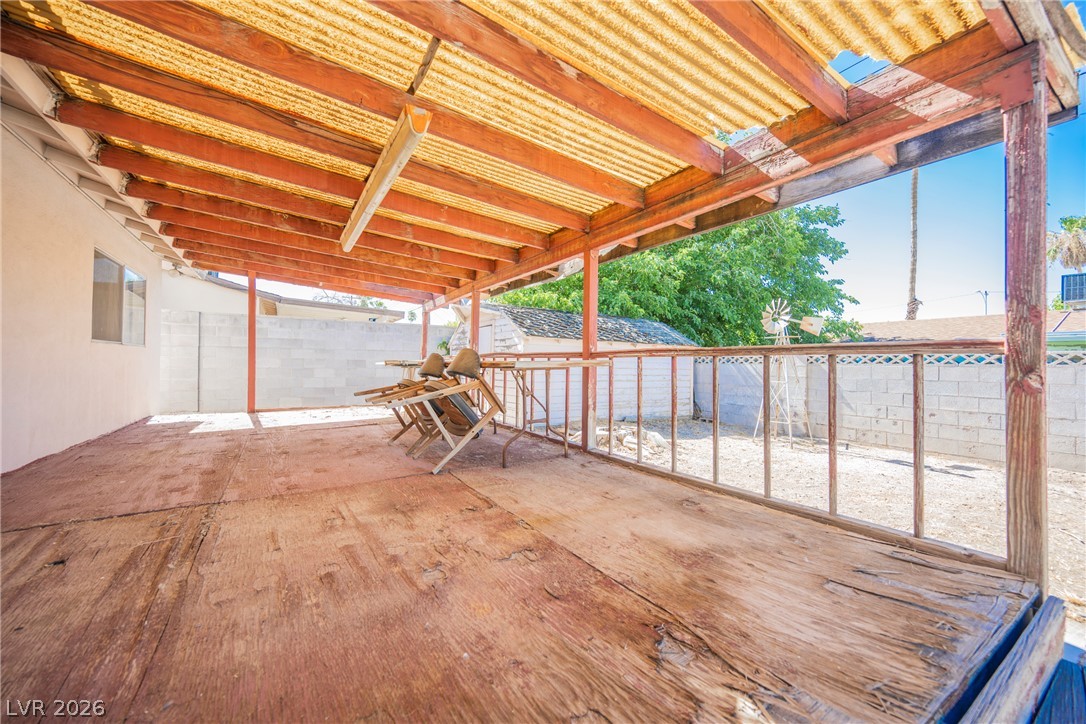 5820 Carmen Boulevard Property Photo 14