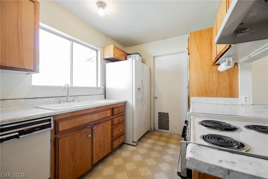5820 Carmen Boulevard Property Photo 26