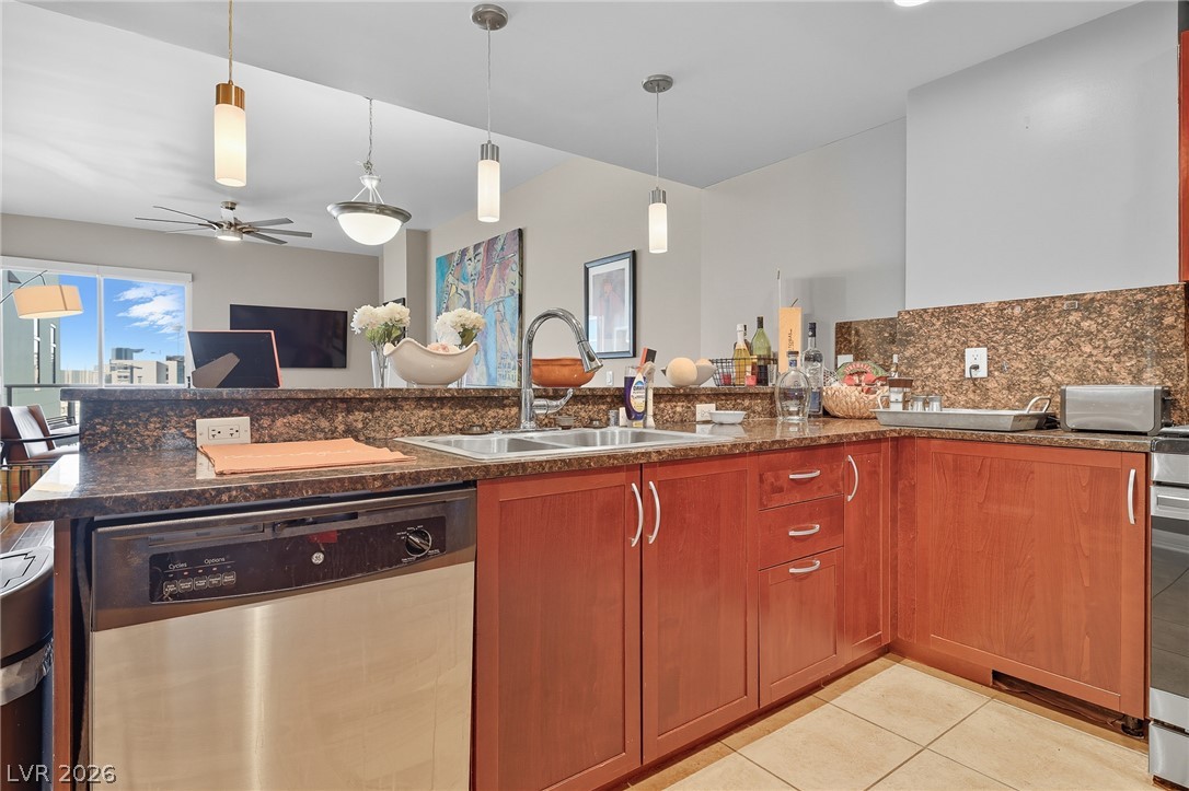 150 Las Vegas Blvd N 1114 Property Photo 3