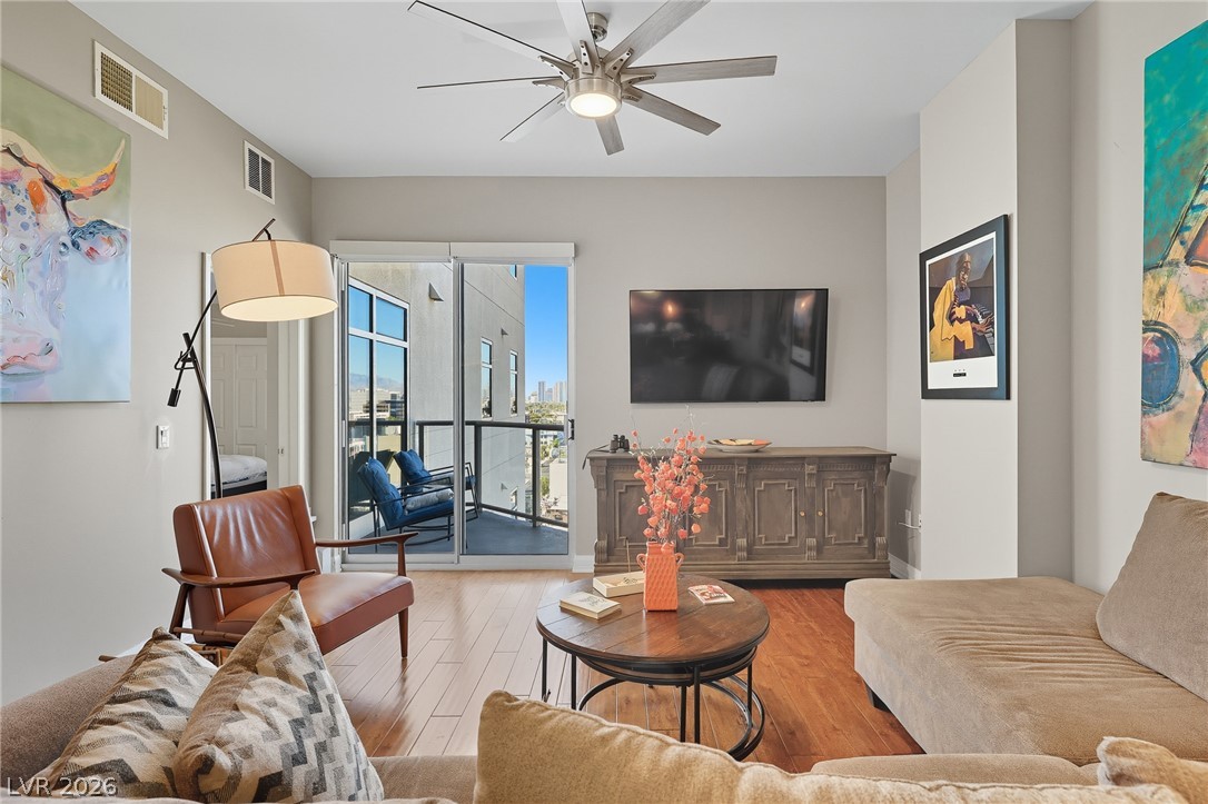 150 Las Vegas Blvd N 1114 Property Photo 13