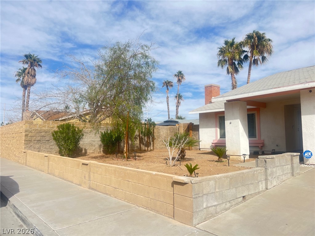 4194 Greenpoint Street Property Photo 3