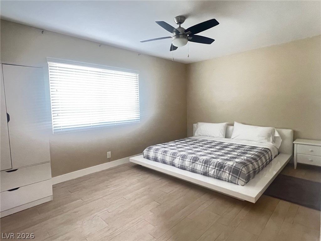 4194 Greenpoint Street Property Photo 13