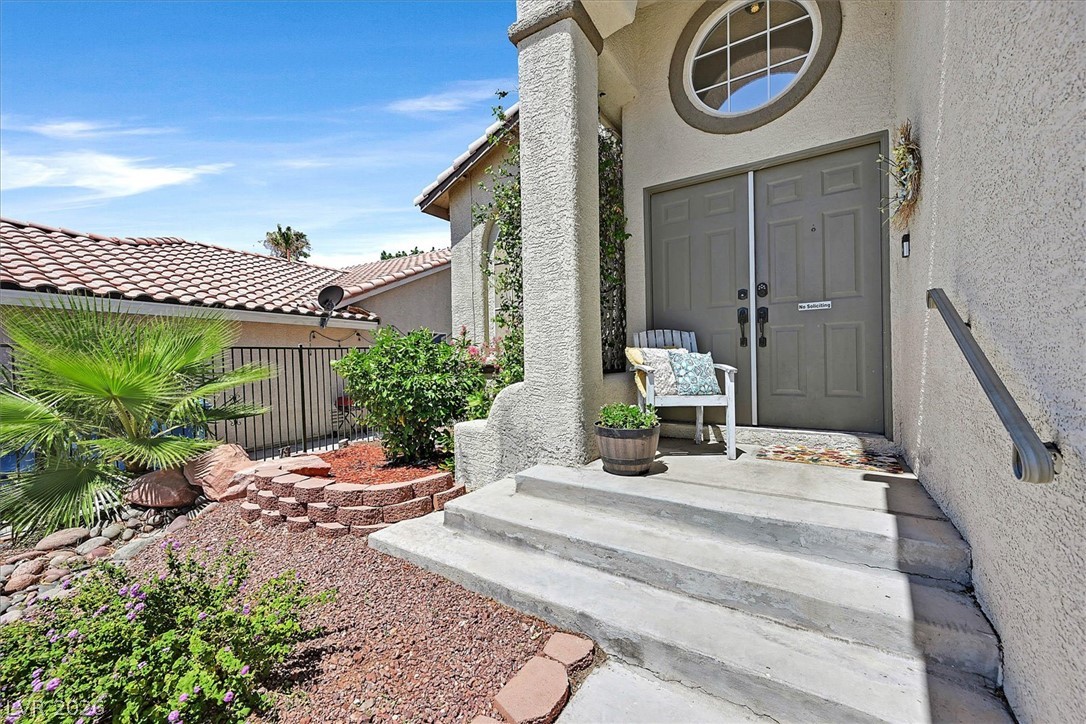 1579 Tangerine Rose Drive Property Photo 3