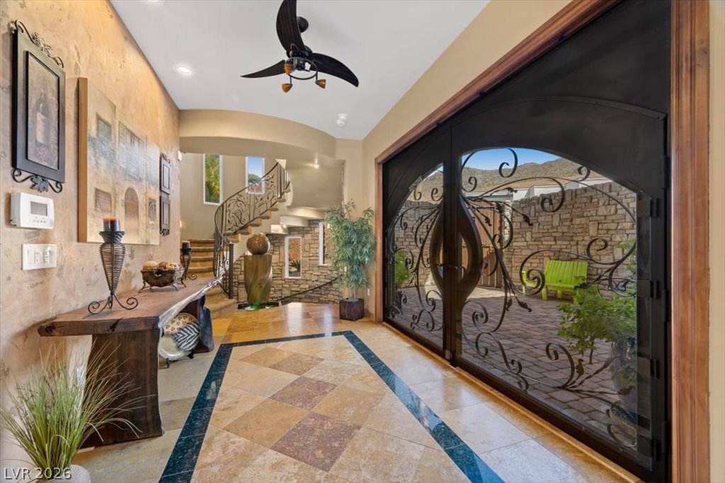 119 Caperna Court Property Photo 6
