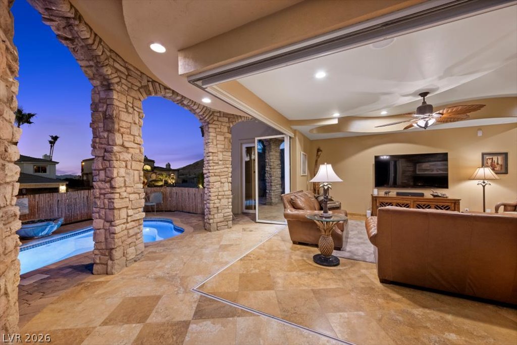 119 Caperna Court Property Photo 8