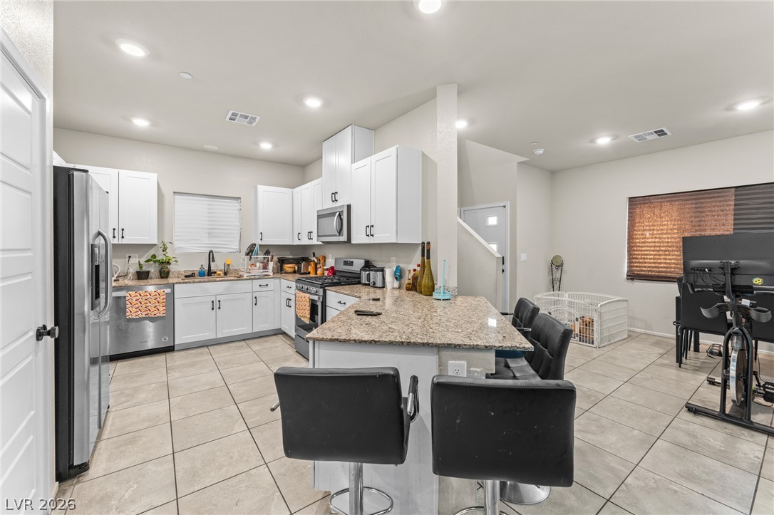 7433 Onyx Star Street Property Photo 4