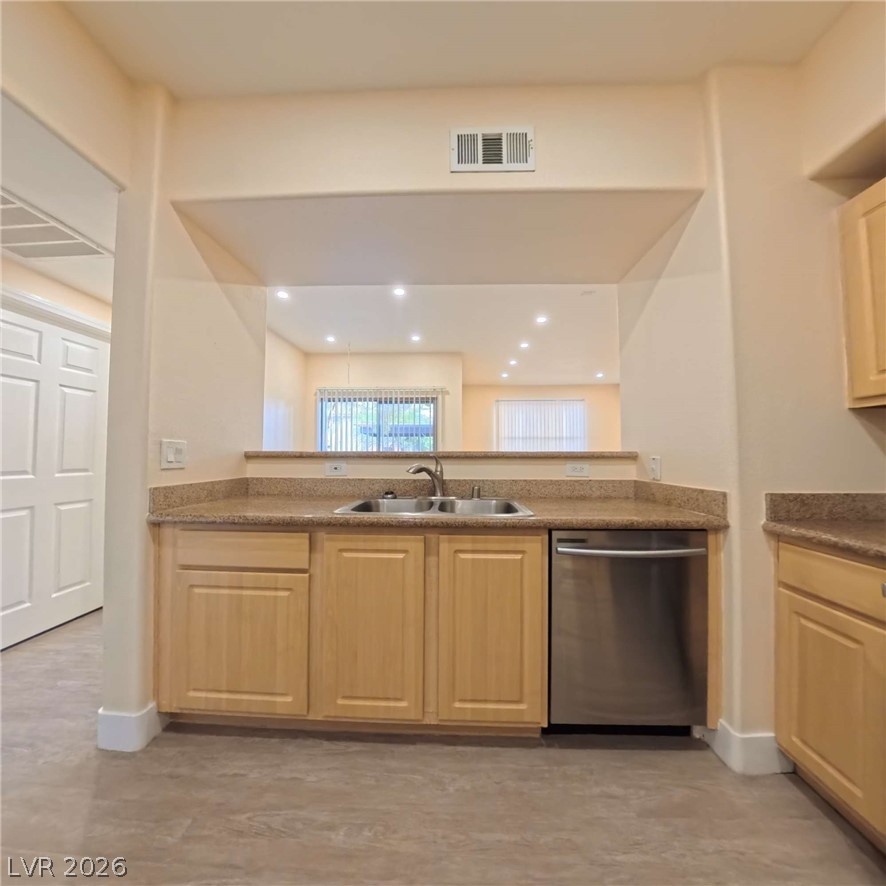 8000 Badura Avenue 1092 Property Photo 7