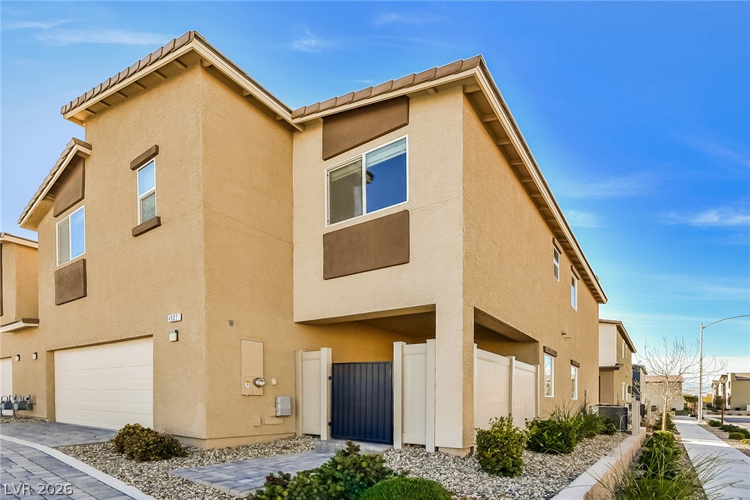 4527 Sapphire Moon Avenue Property Photo 2