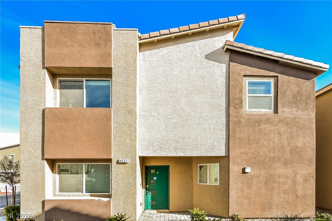 4527 Sapphire Moon Avenue Property Photo 3