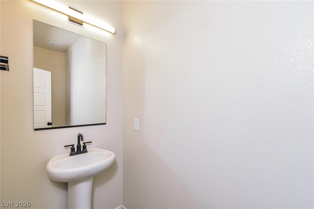 4527 Sapphire Moon Avenue Property Photo 13