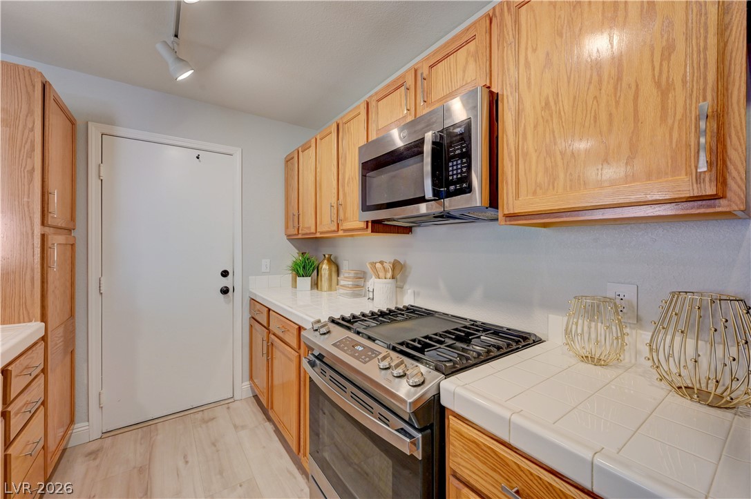 8452 Boseck Drive 166 Property Photo 24