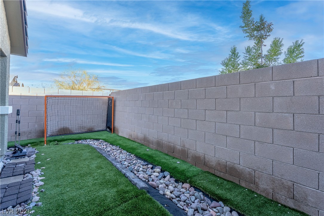 7890 Aurora Sky Street 2 Property Photo 46