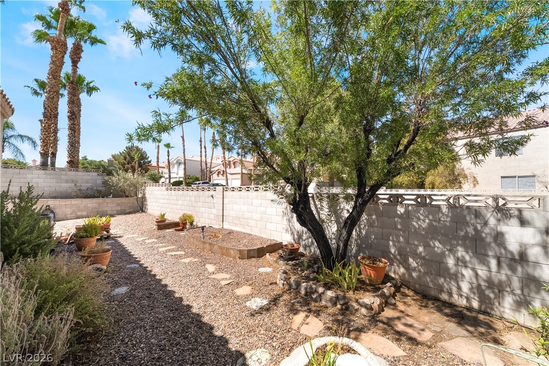 2105 Club Meadows Drive Property Photo 36