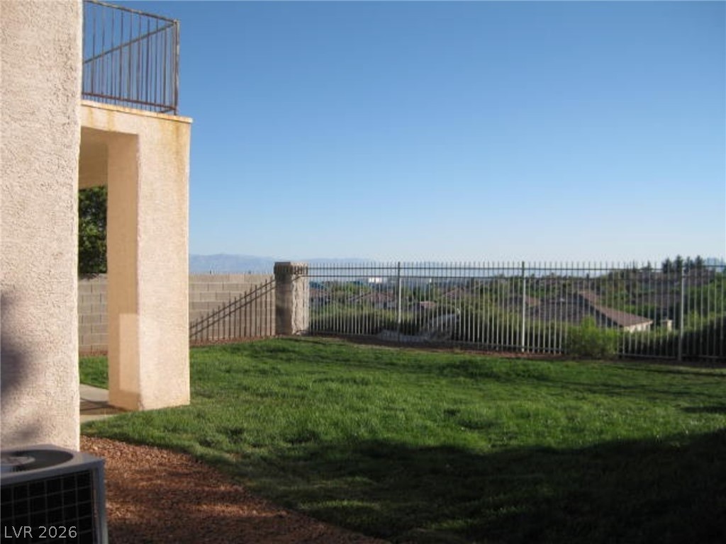 1240 Emerald Crest Street Property Photo 5