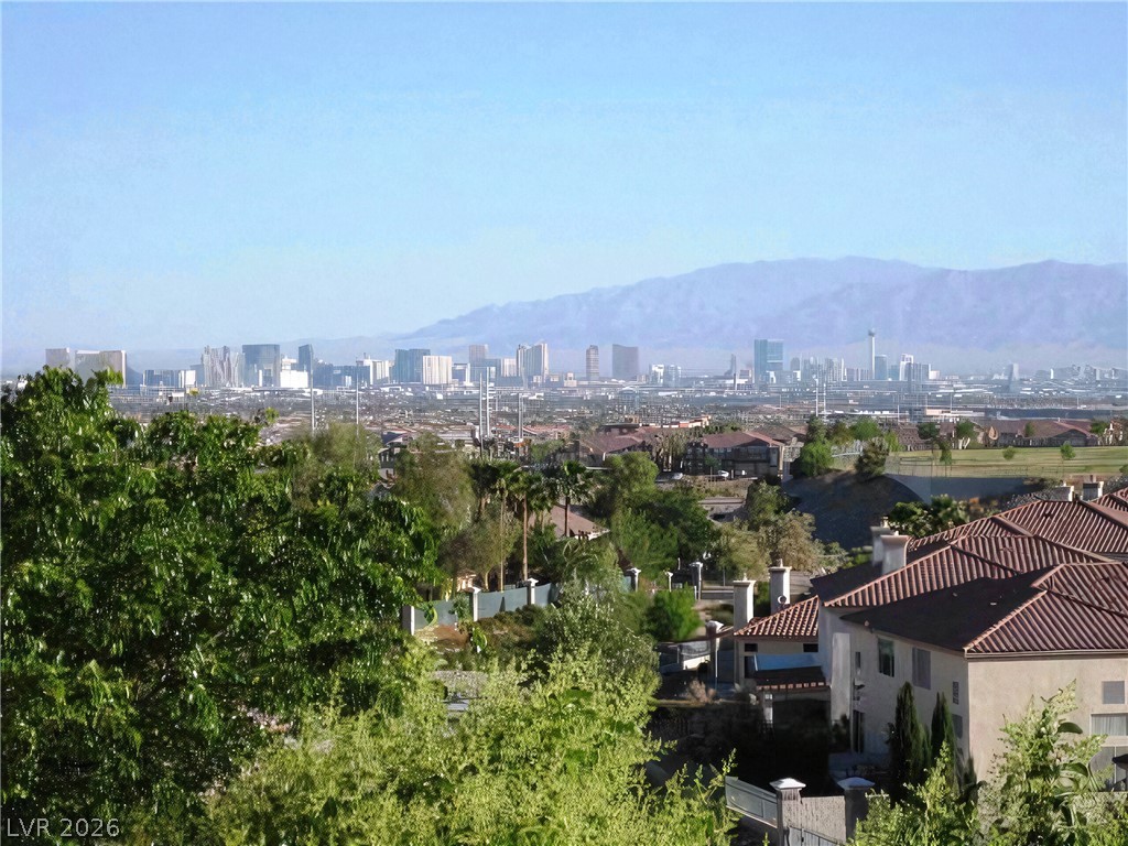 1240 Emerald Crest Street Property Photo 8