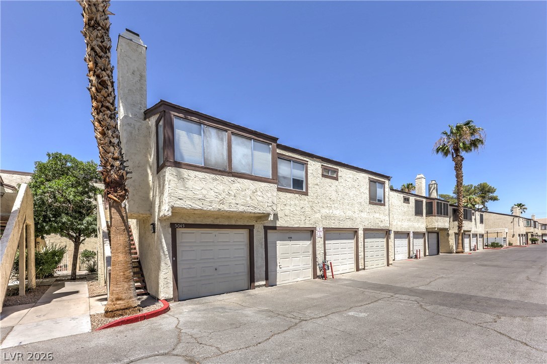 5045 Spencer Street B Property Photo 2