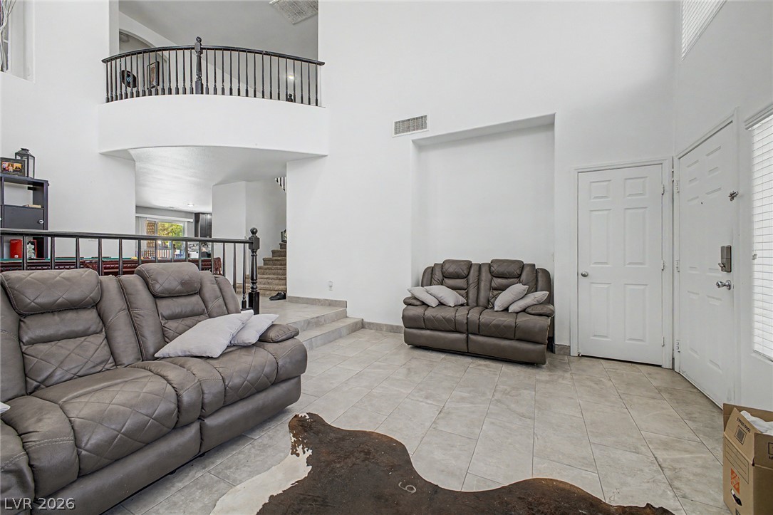 8633 Vivid Violet Avenue Property Photo 3