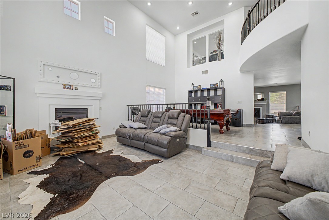 8633 Vivid Violet Avenue Property Photo 4