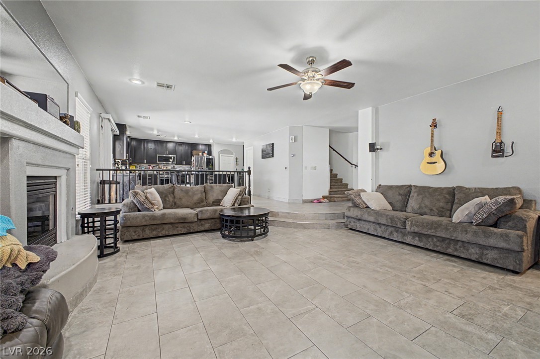 8633 Vivid Violet Avenue Property Photo 8