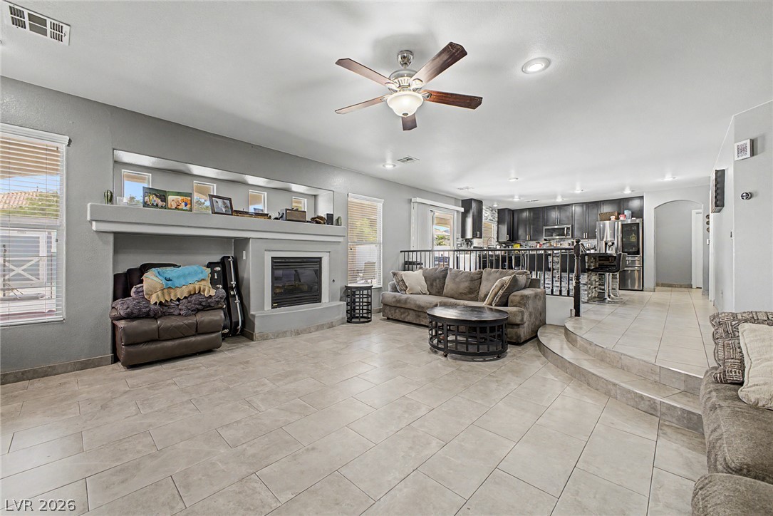8633 Vivid Violet Avenue Property Photo 9