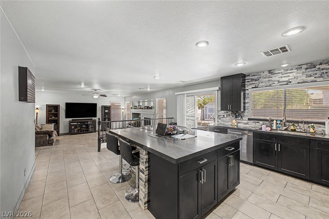 8633 Vivid Violet Avenue Property Photo 12