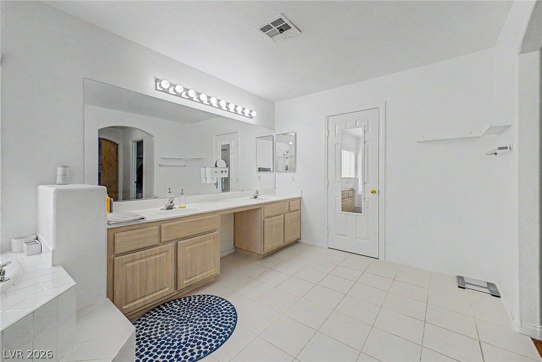8633 Vivid Violet Avenue Property Photo 18