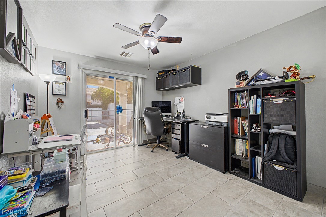 8633 Vivid Violet Avenue Property Photo 28